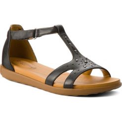 Sandały CLARKS - Un Reisel Mara 261332584 Black Leather. Czarne klapki damskie marki Clarks, bez wzorów, ze skóry, bez obcasa. W wyprzedaży za 199,00 zł.