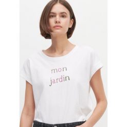 T-shirt z napisem -. T-shirty damskie Reserved, z napisami, bez kołnierzyka. Za 24,99 zł.