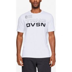 Under Armour TRNG DVSN Koszulka Biały. Białe podkoszulki męskie Under Armour, xl, z nadrukiem, z bawełny, z krótkim rękawem. Za 137,95 zł.