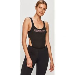 LaBellaMafia - Top. Czarne topy damskie LABELLAMAFIA, s, z nadrukiem, z elastanu, z okrągłym kołnierzem. Za 159,90 zł.