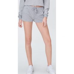 Szorty dresowe - Jasny szary. Szare szorty damskie Sinsay, s, bez wzorów, z dresówki. Za 19,99 zł.