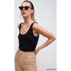 Top na ramiączkach. Topy damskie Pakamera, bez wzorów, z wiskozy, bez kołnierzyka. Za 99,00 zł.