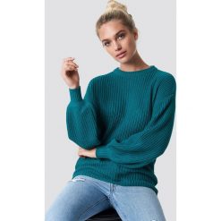 NA-KD Dzianinowy sweter z obniżonymi ramionami - Green. Niebieskie swetry klasyczne damskie marki NA-KD, z satyny. Za 121,95 zł.