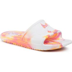 Klapki NIKE - Kawa Shower Marble BQ9066 100 White/Laser Fuchsia. Pomarańczowe klapki damskie Nike, bez wzorów, z tworzywa sztucznego, bez obcasa. Za 99,00 zł.