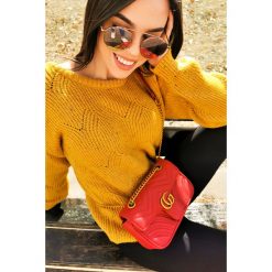 Sweter NICOLE MUSTARD. Żółte bluzy damskie Sweter NICOLE MUSTARD, uniwersalny, bez wzorów. W wyprzedaży za 59,00 zł.