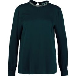 Bluzki asymetryczne: Kaffe UMBRIA BEADED BLOUSE Bluzka green graphite