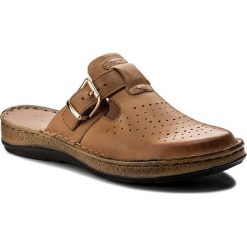 Klapki LASOCKI - WI21-FABIA-02 Camel. Pomarańczowe klapki damskie Lasocki, bez wzorów, ze skóry, bez obcasa. Za 119,99 zł.