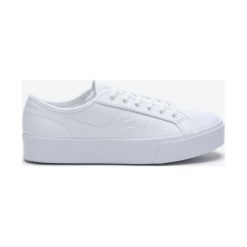 Lacoste Tenisówki Biały. Białe trampki i tenisówki damskie Lacoste, bez wzorów, ze skóry, bez zapięcia. Za 412,95 zł.