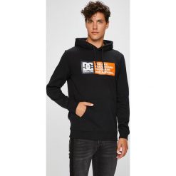 DC - Bluza. Czarne bluzy męskie marki DC, s, z nadrukiem, z bawełny, z kapturem. W wyprzedaży za 219,90 zł.