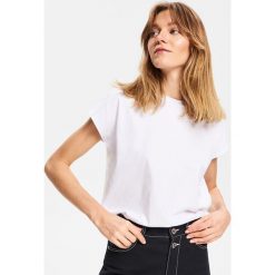 Gładki T-shirt - Kremowy. Białe t-shirty damskie Reserved, s, bez wzorów, bez kołnierzyka. Za 59,99 zł.