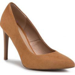 Szpilki WOJAS - 35008-63 J.Brąz. Pomarańczowe półbuty damskie Wojas, bez wzorów, ze skóry, eleganckie, bez obcasa, na obcasie, bez zapięcia. W wyprzedaży za 259,00 zł.