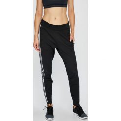 Adidas Performance - Spodnie. Czarne spodnie sportowe damskie marki adidas Performance, s, z elastanu. W wyprzedaży za 239,90 zł.