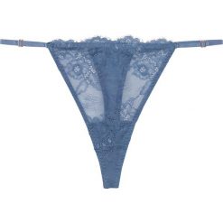 Stringi tanga bonprix niebieski dżins. Niebieskie majtki damskie bonprix, w koronkowe wzory, z elastanu. Za 22,99 zł.