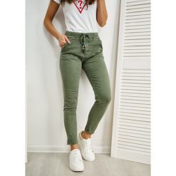 Spodnie Deep Kolor Khaki XS. Czarne spodnie damskie LIGARI, s, z elastanu. Za 109,99 zł.