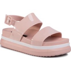 Sandały MELISSA - Cosmic Sandal II Ad 32360 Pink 50630. Różowe klapki damskie Melissa, bez wzorów, z tworzywa sztucznego, bez obcasa, na koturnie. Za 389,00 zł.