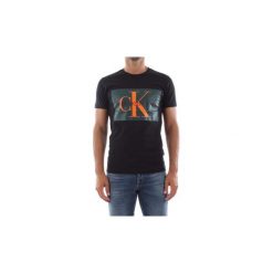 T-shirty z krótkim rękawem Calvin Klein Jeans J30J307843 MONOG.BOX LOGO. Czarne t-shirty męskie Calvin Klein Jeans, m, bez wzorów, z jeansu, bez kołnierzyka, krótkie. Za 153,26 zł.