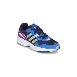 Buty adidas YUNG 96. Niebieskie trampki męskie Adidas, bez wzorów, bez zapięcia. Za 439,00 zł.