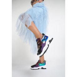 Czarno-Fioletowe Sneakersy Catamenia. Czarne sneakersy damskie Renee. Za 99,99 zł.
