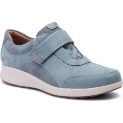 Sneakersy CLARKS - Un Adorn Lo Blue Grey. Niebieskie półbuty damskie Clarks, ze skóry. Za 429,00 zł.