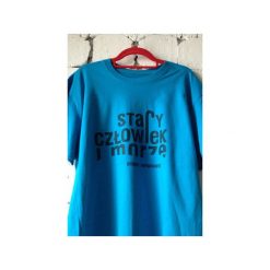 Stary człowiek i morze. Niebieskie t-shirty męskie marki Kurdemol, l, bez wzorów, z dresówki, retro, z dekoltem na plecach. Za 75,00 zł.