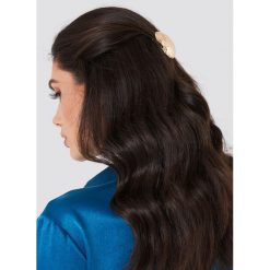 NA-KD Accessories Okrągła klamra do włosów wysadzana kamieniami - Gold. Czarne ozdoby do włosów marki NA-KD Accessories. W wyprzedaży za 18,28 zł.
