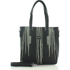 Prostokątna torebka shopper bag czarny. Czarne torby damskie na zakupy marki FURRINI, w paski, ze skóry, na ramię. Za 90,00 zł.