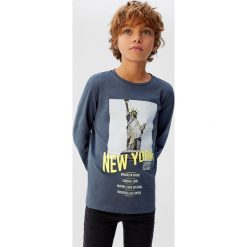 Mango Kids - Longsleeve dziecięcy New 110-164 cm. Niebieskie t-shirty chłopięce Mango Kids, z nadrukiem, z bawełny, bez rękawów. Za 49,90 zł.