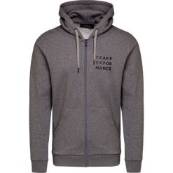 Bluza PEAK PERFORMANCE GROUND ZIP HOODIE. Szare bluzy męskie Peak Performance, z nadrukiem, z bawełny, klasyczne, z kapturem, bez rękawów, z kapturem. W wyprzedaży za 360,00 zł.