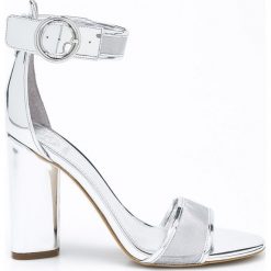Guess Jeans - Sandały. Szare sandały damskie Guess Jeans, z aplikacjami, z jeansu, bez obcasa, na obcasie, na klamry. W wyprzedaży za 359,90 zł.