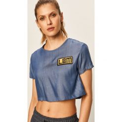 LaBellaMafia - T-shirt. Niebieskie bluzki damskie LABELLAMAFIA, s, z aplikacjami, z wiskozy, z okrągłym kołnierzem. Za 149,90 zł.