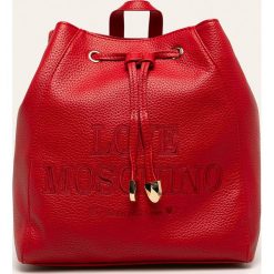 Love Moschino - Plecak. Czerwone plecaki damskie Love Moschino, z aplikacjami, ze skóry ekologicznej. W wyprzedaży za 699,90 zł.