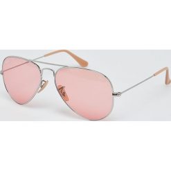 Ray-Ban - Okulary. Żółte okulary przeciwsłoneczne damskie marki Ray-Ban. W wyprzedaży za 549,90 zł.