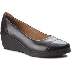 Półbuty CLARKS - Un Tallara Dee 261323774 Black Leather. Czarne półbuty damskie na koturnie Clarks, ze skóry. W wyprzedaży za 319,00 zł.