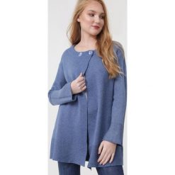 Niebieski Kardigan Starrie. Niebieskie swetry damskie Born2be, xl, bez wzorów, bez rękawów, bez kaptura. W wyprzedaży za 69,99 zł.