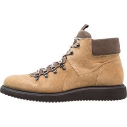 Buty zimowe męskie: H by Hudson STANGE Botki sznurowane sand