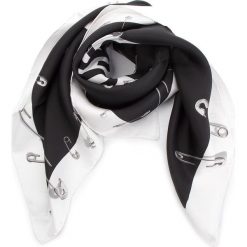 Chusta MOSCHINO - 03549 M1802 001. Czarne chusty damskie MOSCHINO, z jedwabiu. Za 819,00 zł.