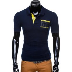 Koszulka męska polo z nadrukiem S904 - granatowa. Niebieskie koszulki męskie Ombre Clothing, s, z nadrukiem, polo, bez rękawów. Za 34,99 zł.
