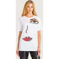 T-SHIRT Armani Exchange. Białe t-shirty damskie Armani Exchange, s, z nadrukiem, z bawełny, z okrągłym kołnierzem. Za 209,00 zł.