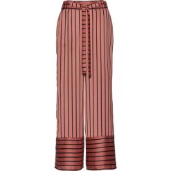 Spodnie culotte z nadrukiem bonprix brązowy marsala - czarny w paski. Czerwone spodnie damskie bonprix. Za 44,99 zł.
