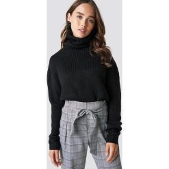 NA-KD Sweter oversize z wywijanym golfem - Black. Czarne golfy damskie NA-KD, z dzianiny, z długim rękawem. Za 141,95 zł.