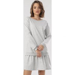 Szara Sukienka Theleli. Szare sukienki damskie Born2be, xl, bez wzorów, z dzianiny, bez kołnierzyka, bez rękawów. Za 79,99 zł.