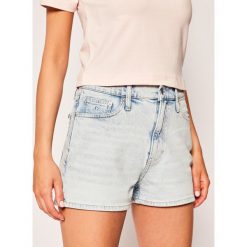 Szorty jeansowe Calvin Klein Jeans J20J213346. Niebieskie szorty damskie Calvin Klein Jeans, bez wzorów, z elastanu. Za 299,00 zł.