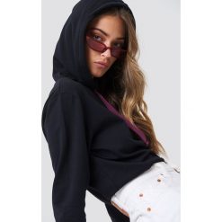 Rut&Circle Bluza z kapturem Cosy - Black. Czarne bluzy damskie marki Rut&Circle, bez wzorów, z krótkim rękawem, krótkie, z kapturem. Za 121,95 zł.