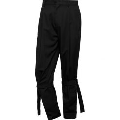 Chinosy męskie: McQ Alexander McQueen BONDAGE NICK TROUSER Spodnie materiałowe darkest black