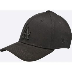 New Era - Czapka Mlb League. Czarne czapki męskie New Era, bez wzorów, z elastanu. W wyprzedaży za 99,90 zł.
