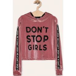 Blukids - Bluza dziecięca 140-170 cm. Różowe bluzy dziewczęce Blukids, z nadrukiem, z elastanu, bez rękawów, z kapturem. W wyprzedaży za 79,90 zł.