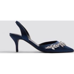NA-KD Shoes Zdobione czółenka z paskiem - Blue. Niebieskie buty ślubne damskie NA-KD Shoes, na obcasie. W wyprzedaży za 72,78 zł.