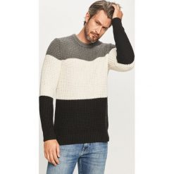 Calvin Klein Jeans - Sweter. Czarne swetry męskie Calvin Klein Jeans, s, bez wzorów, z bawełny, z okrągłym kołnierzem, bez kaptura. Za 539,90 zł.