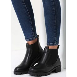 Czarne Botki In Dreams. Czarne botki damskie marki vices, ze skóry, bez obcasa, na obcasie, bez zapięcia. Za 64,99 zł.