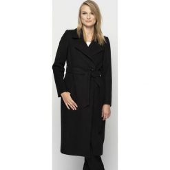 Czarny długi płaszcz z kieszeniami INNA MARKA. Czarne kurtki damskie INNA MARKA, na jesień, w paski, z wełny, eleganckie, długie. Za 649,00 zł.